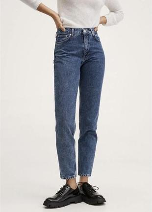 Джинсы мом mango