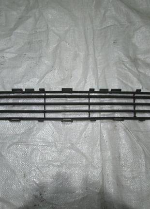 Нижня решітка радіатора дорест toyota avensis t25 2003-2008