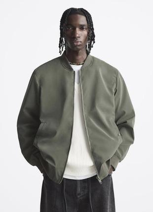 Чоловічий бомбер куртка zara