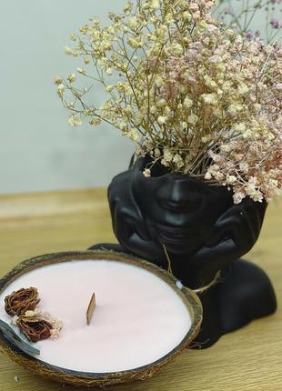 Свічка в кокосі