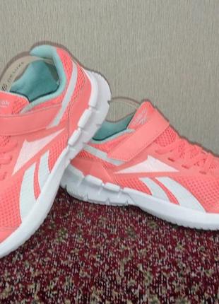 Кроссовки фирмы reebok 33 размера
