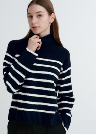 Светр uniqlo