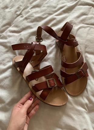 Коричневі шкіряні босоніжки римські босоніжки 37 розмір