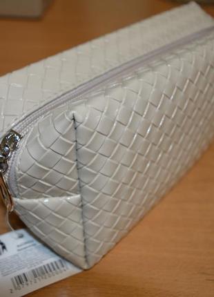 Косметичка лакована сіро-бежева плетіння ()