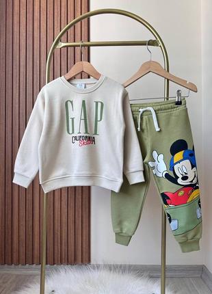 Стильний спортивний костюм gap для хлопчика.