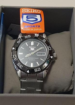 Новый, часы seiko 
5 sports automatic black dial men's watch