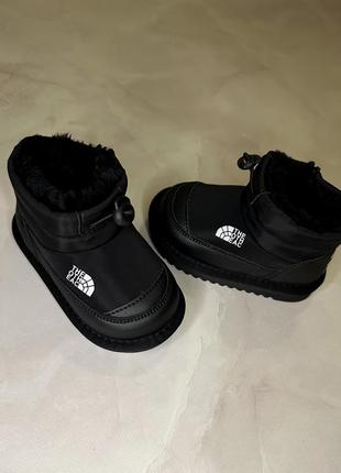 Дитячі уггі угги черевики дутики чорні з хутром на хлопчика дівчинку дитини на найменших з написом 2