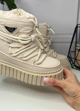 Зимові черевики для дівчинки