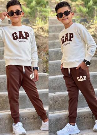 Спортивний костюм gap для хлопчика коричневий.