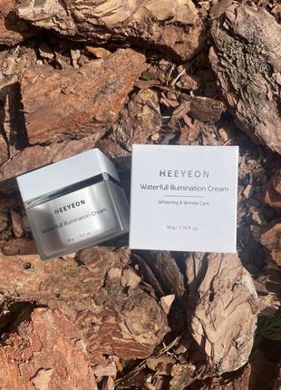 Heeyeon waterfull illumination cream