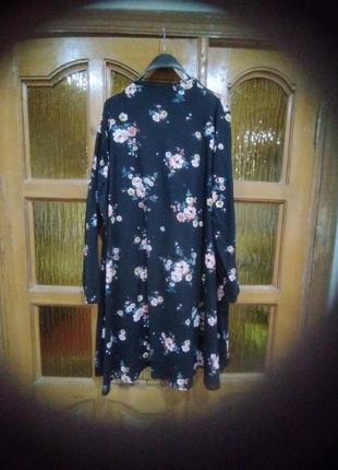 Шикарное трикотажное платье.