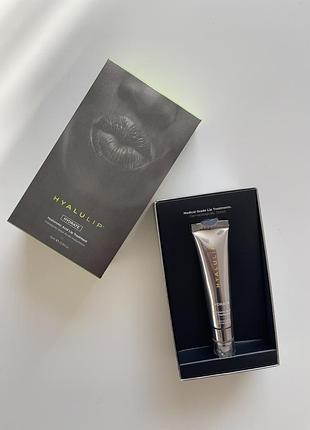 Hyalulip hydrate (hyaluronic acid lip treatment) - уход для губ с гиалуроновой кислотой.