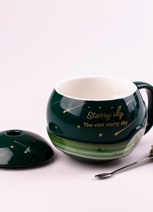 Чашка керамічна starry sky 400мл із кришкою та ложкою чашка з кришкою зелений2 фото