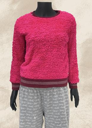 Ярка пухнаста кофтинка для підлітка