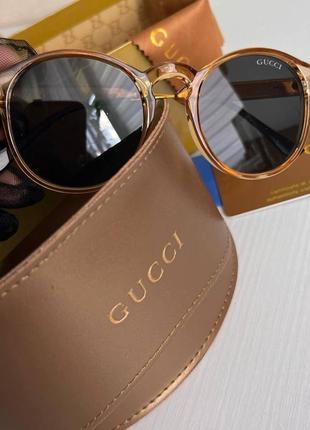 Стильные классические женские очки gucci в золотистом цвете со стильным чехлом4 фото