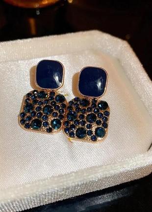 Серьги с камушками