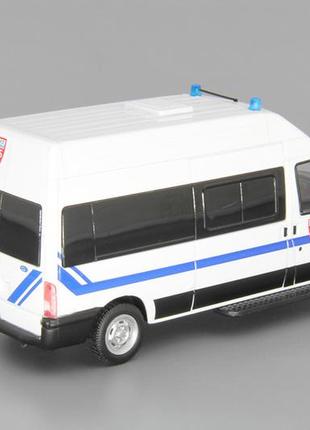 Поліцейські машини світу №41, ford transit crs поліція франції (2010) колекційна модель у масштабі 1:432 фото