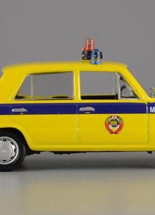 Автомобиль на службе №18, ваз-2101 «жигули» гаи ссср (1970) коллекционная модель в масштабе 1:43 от deagostini5 фото