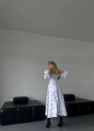 Муслиновое длинное платье с цветочным принтом с резинкой в корсете с объемными рукавами на резинке6 фото