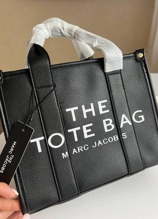 Сумка женская классическая the tote bag от marc jacobs (марк джейкобс) - черная / белая / бежевая7 фото