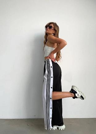 Стильні штани з лампасами