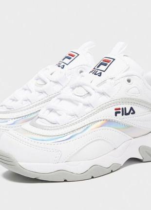 Fila. оригинал.  есть видеообзор.сникерсы с голографическим дизайном.