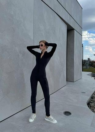 Велюровый комбинезон