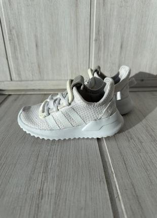 Кросівки adidas.231 фото