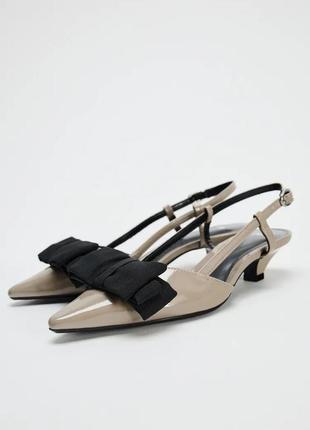 Відкриті лаковані туфлі з бантом zara new