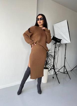 Костюм