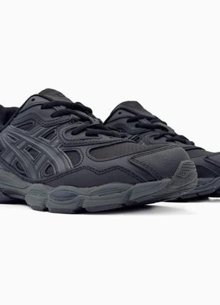 Кроссовки asics