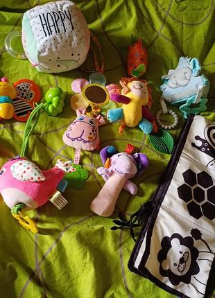 Игрушки на кроватку или коляску