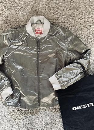 Бомбер, куртка levi’s оригинал бренд курточка, ветровка демисезонная размер xs,s