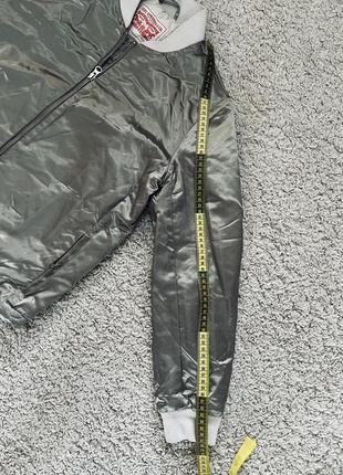 Бомбер, куртка levi’s оригинал бренд курточка, ветровка демисезонная размер xs,s