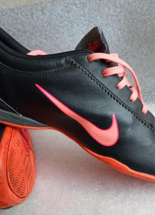 , женские кожаные кроссовки tickets nike р.40