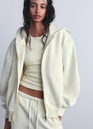 Худи оверсайз на молнии zara