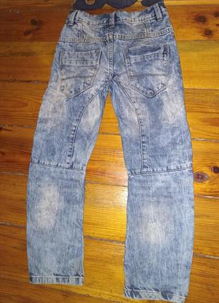 Светлые джинсы на мальчика4 фото