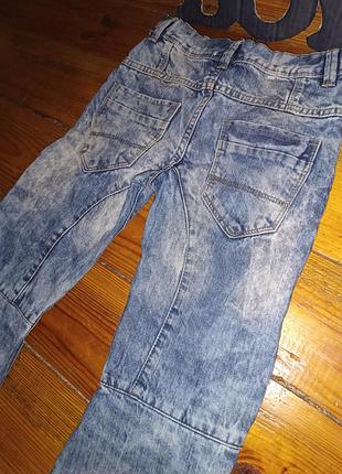 Светлые джинсы на мальчика6 фото