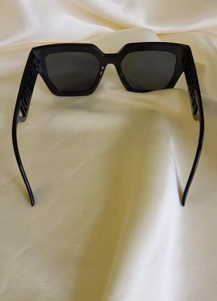 Оригінальні сонцезахисні окуляри 4493 фото