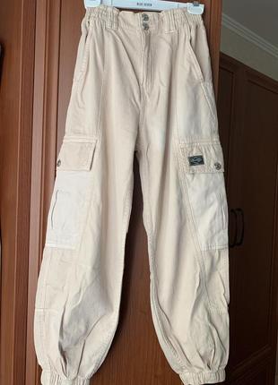 Джинсы bershka размер s (36)