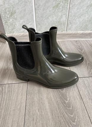 Новые резиновые сапожки, резиновые сапоги