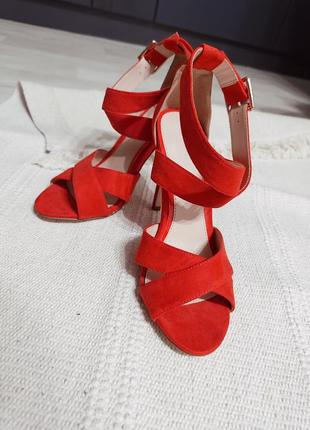 Красные босоножки замш на высоком каблуке 
 offece london3 фото
