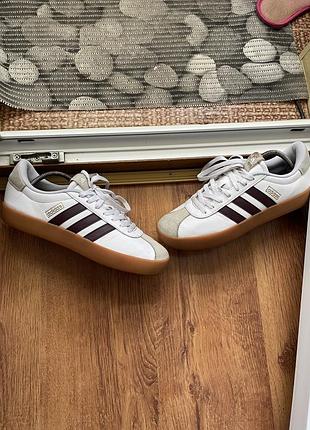 Кросівки adidas