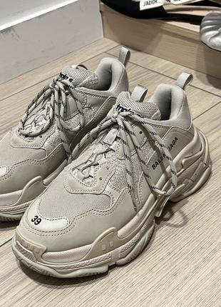 Кросівки balenciaga triple s оригінал