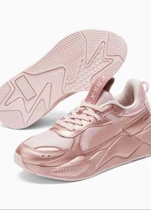 Оригинальные женские кроссовки puma.