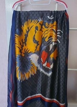 Большой шелковый шарф палантин