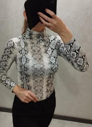Боди в змеиный принт