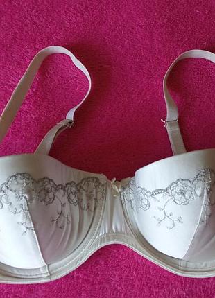 Фирменный бюстгальтер р. 70в