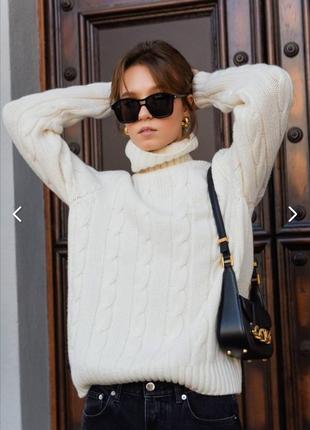 Свитер белый