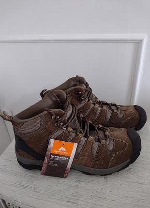 Кроссовки хайкеры